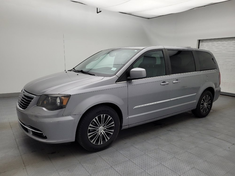 Used 2014 Chrysler Town & Country S FWD image 2