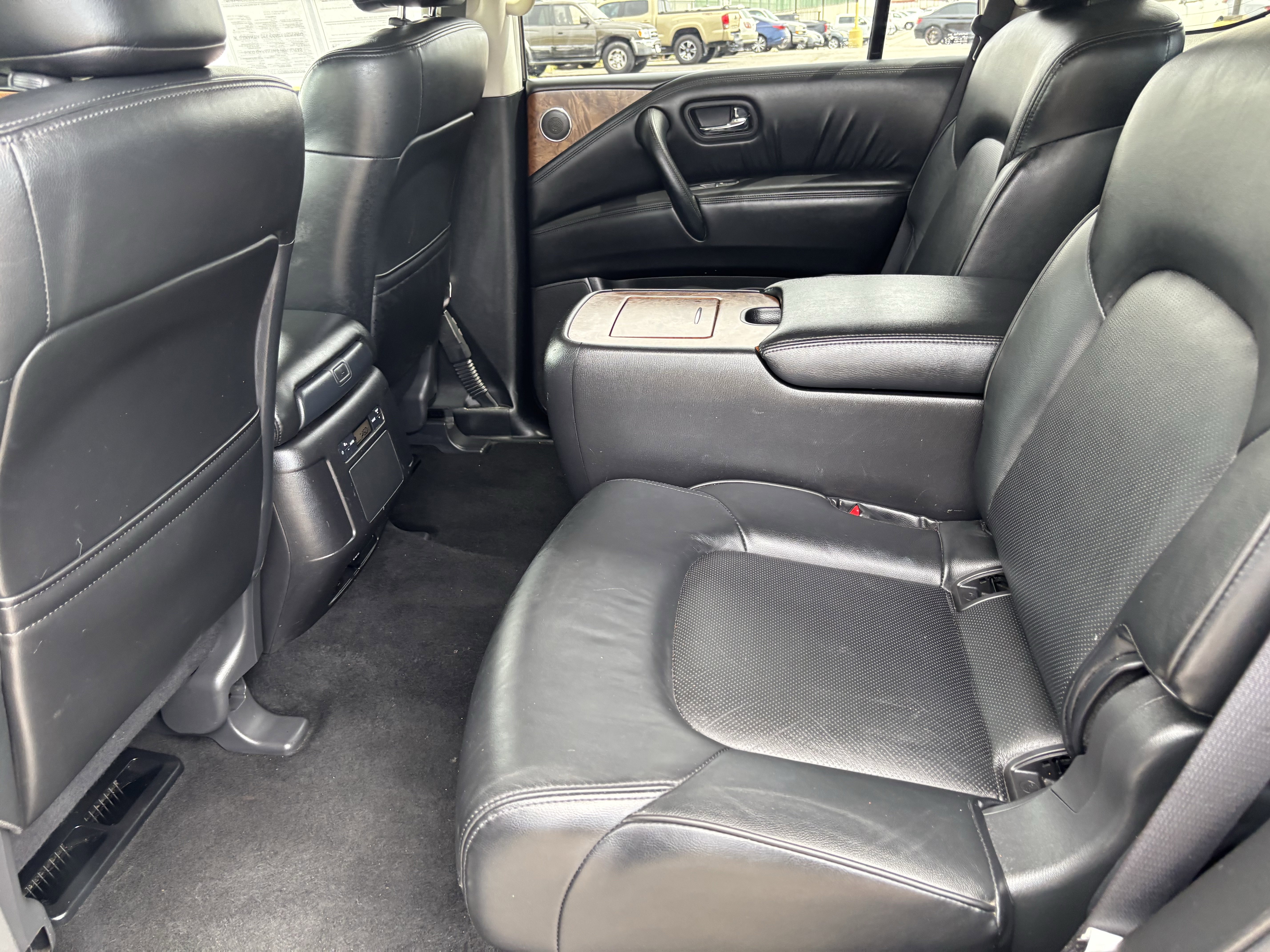 Used 2024 Nissan Armada SL w/ Captain's Chairs Package RWD image 16
