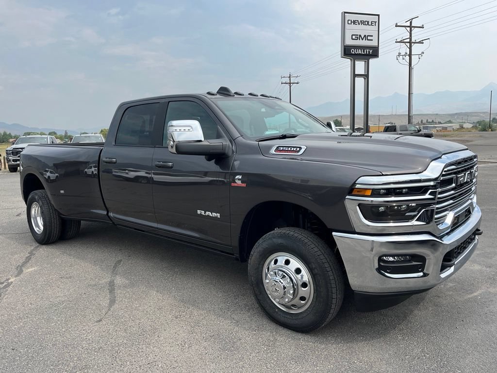 New 2026 RAM 3500 Laramie AWD/4WD image 3