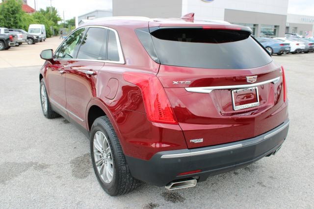 Used 2018 Cadillac XT5 Luxury w/ Driver Awareness Package FWD image 9