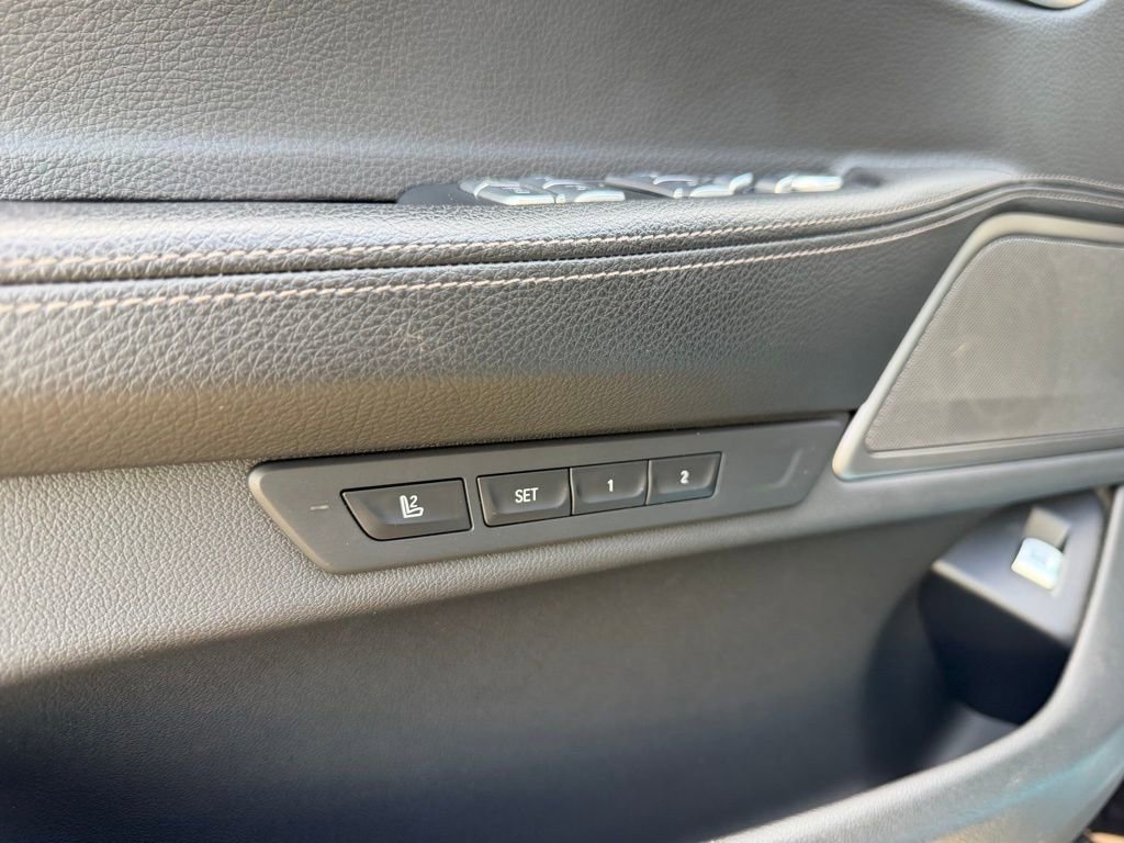 Used 2022 BMW 740i w/ M Sport Package image 15