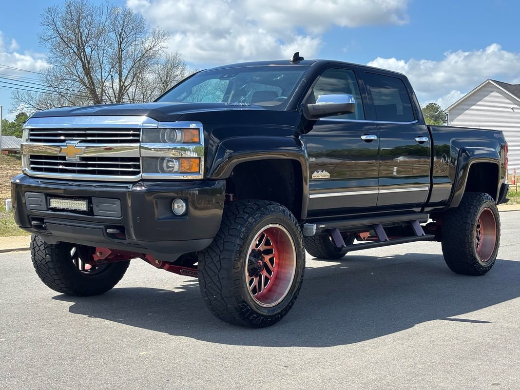 Used 2015 Chevrolet Silverado 2500 High Country w/ Duramax Plus Package image 7
