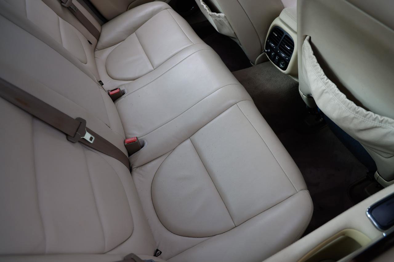 Used 2004 Jaguar XJ8 RWD image 12