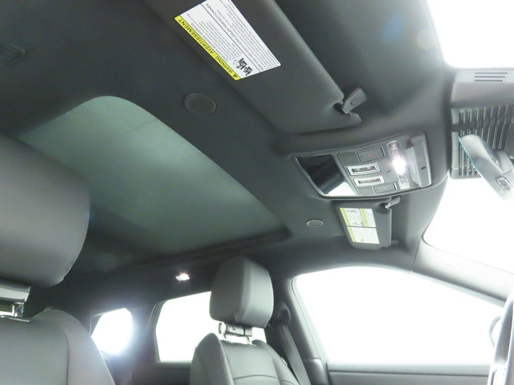 Used 2025 Land Rover Range Rover Evoque S image 18