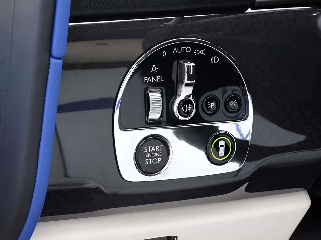 Used 2023 Rolls-Royce Cullinan Black Badge image 11