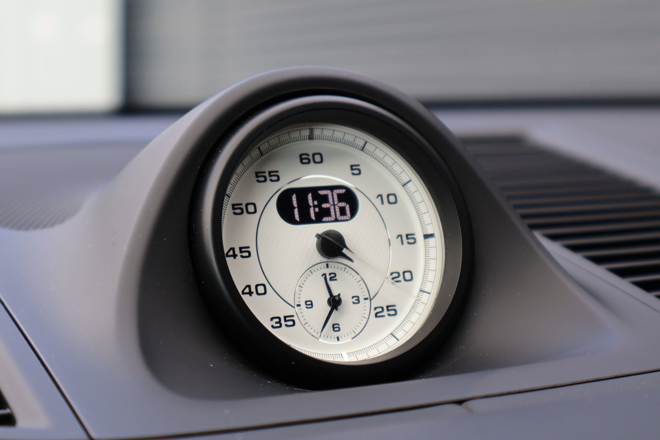 Used 2024 Porsche Macan Turbo image 21