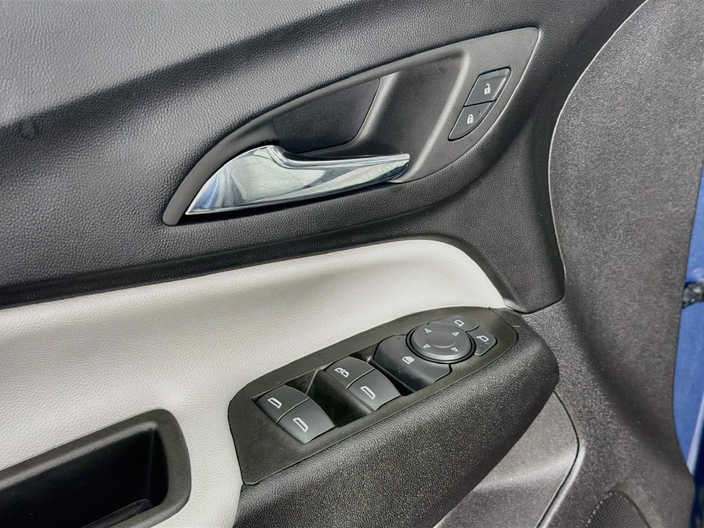 Used 2024 Chevrolet Equinox LS w/ LS Convenience Package FWD image 17