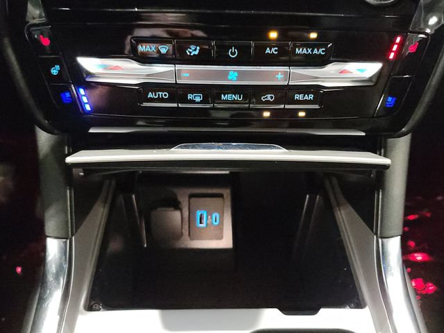 Used 2022 Ford Explorer Platinum w/ Equipment Group 601A AWD/4WD image 33