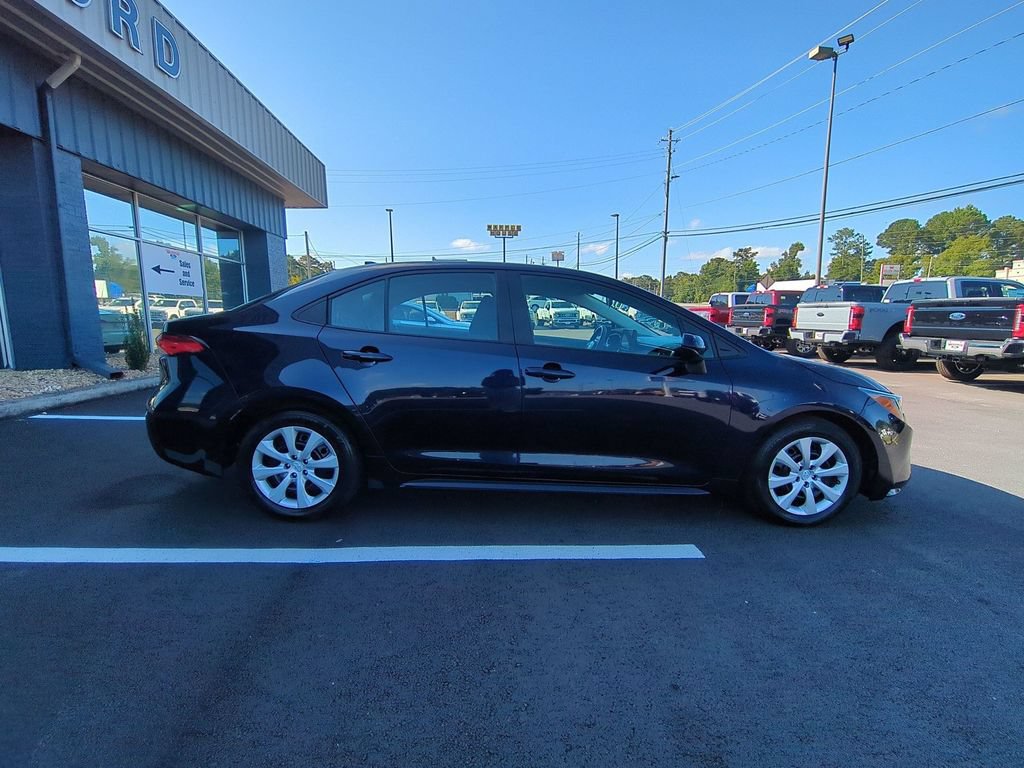 Used 2024 Toyota Corolla LE FWD image 4
