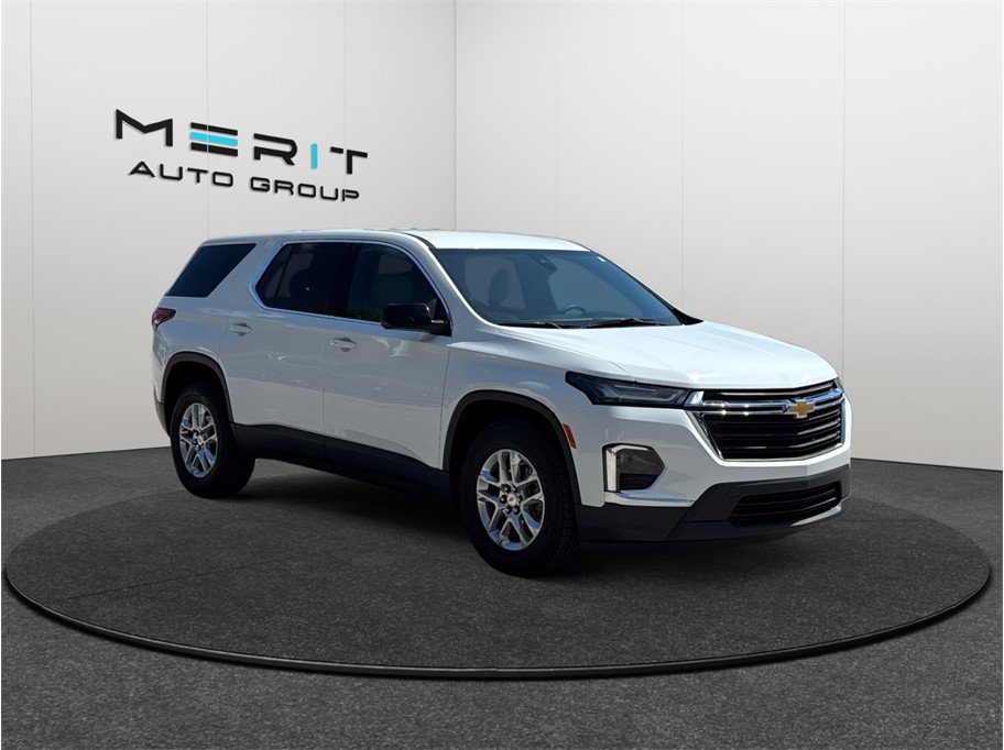 Used 2023 Chevrolet Traverse LS