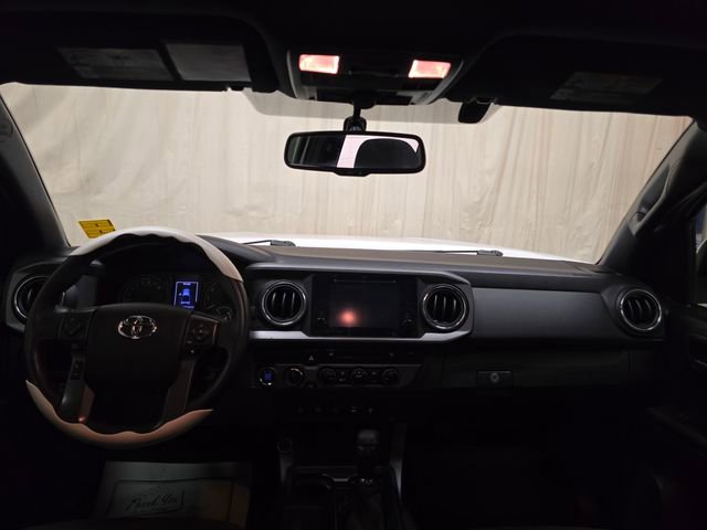 Used 2017 Toyota Tacoma TRD Off-Road w/ Premium & Technology Package image 28