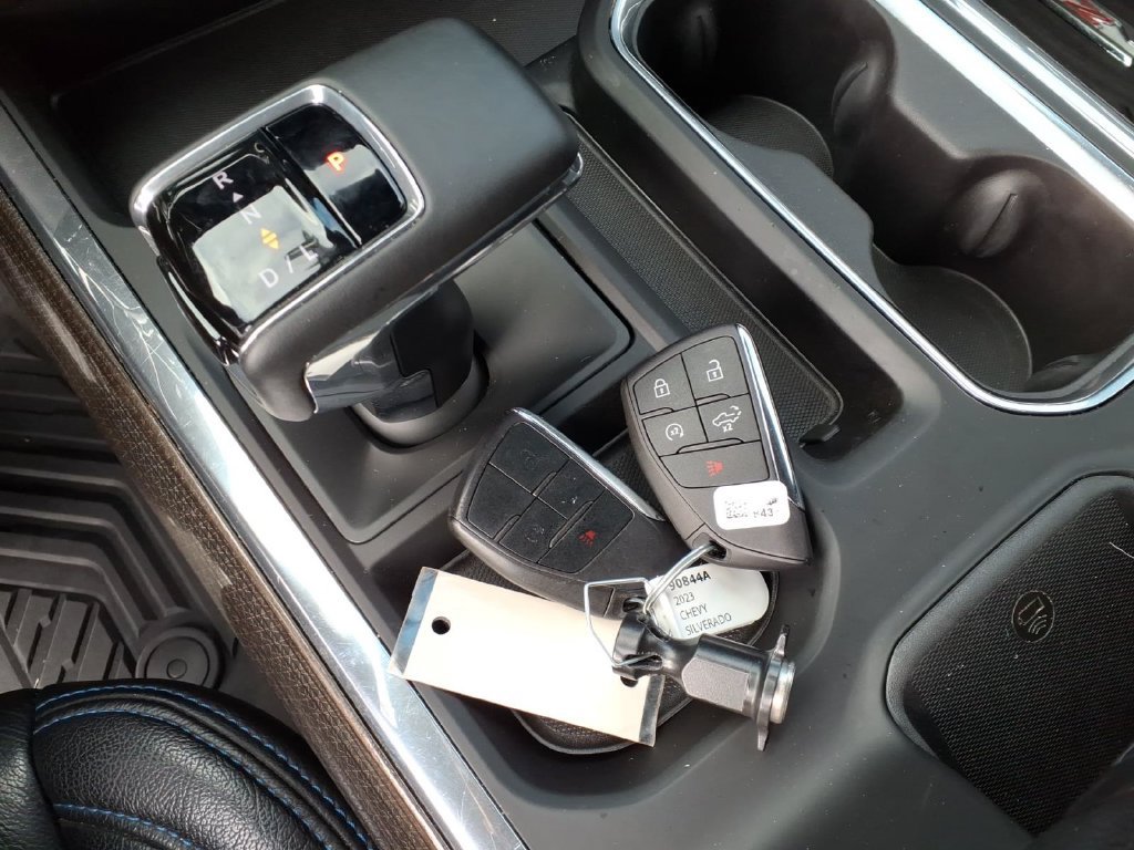 Used 2023 Chevrolet Silverado 1500 RST AWD/4WD image 13