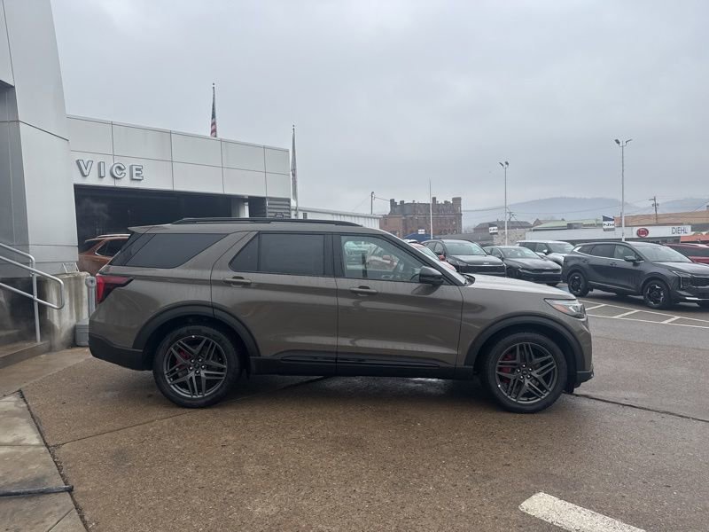 New 2026 Ford Explorer ST w/ Sun And Sound Package image 8