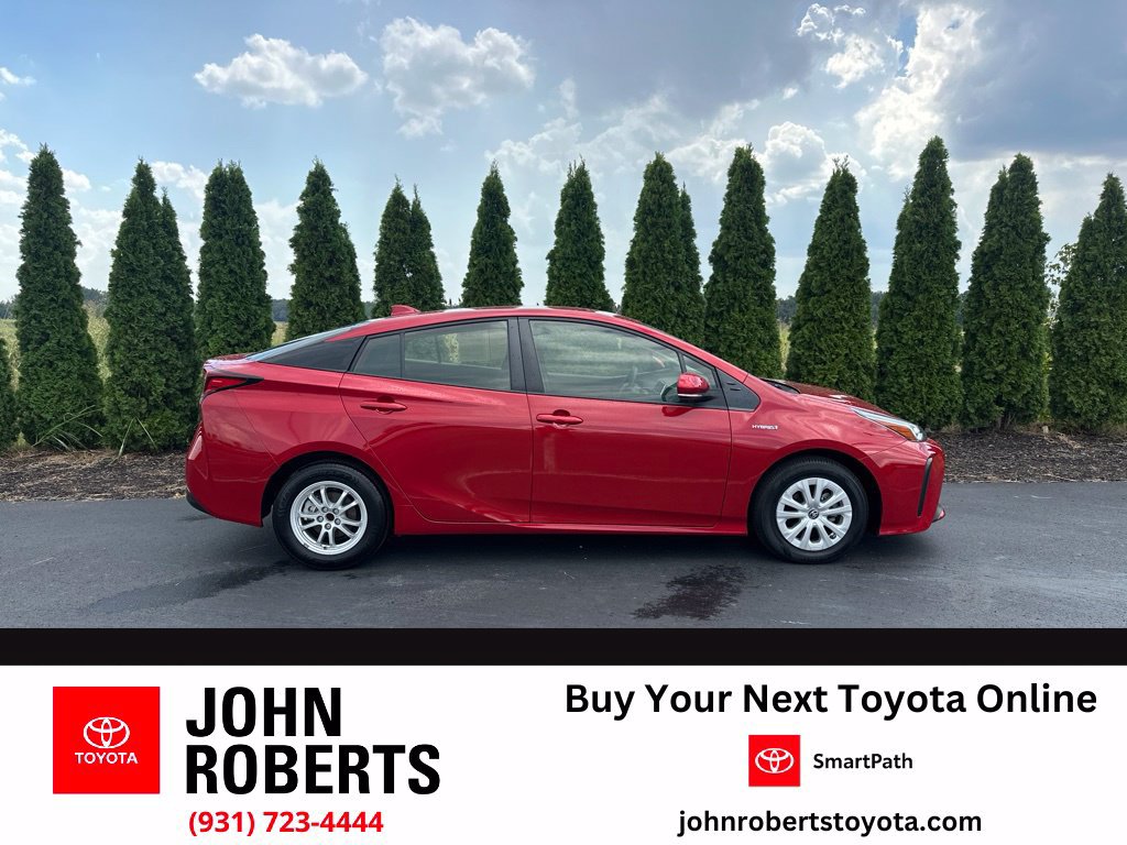 Certified 2021 Toyota Prius L Eco FWD image 1