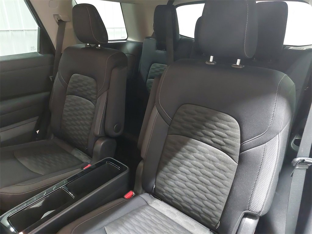 Used 2024 Nissan Pathfinder SV w/ SV Premium Package image 16
