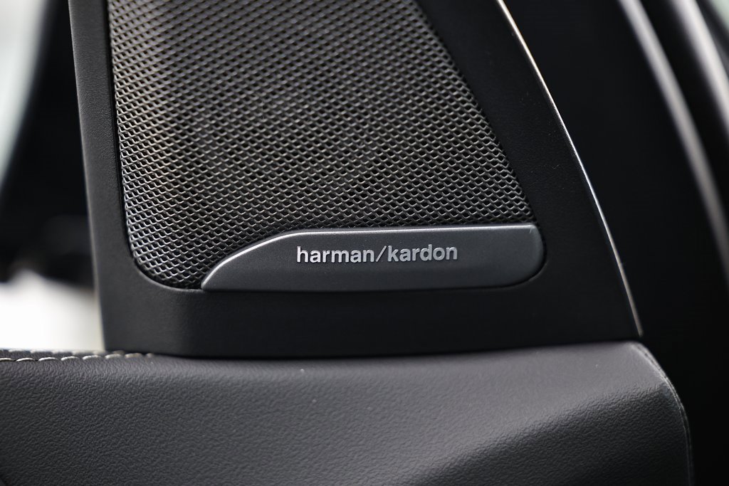 New 2026 BMW X5 M60i w/ Climate Comfort Package image 18