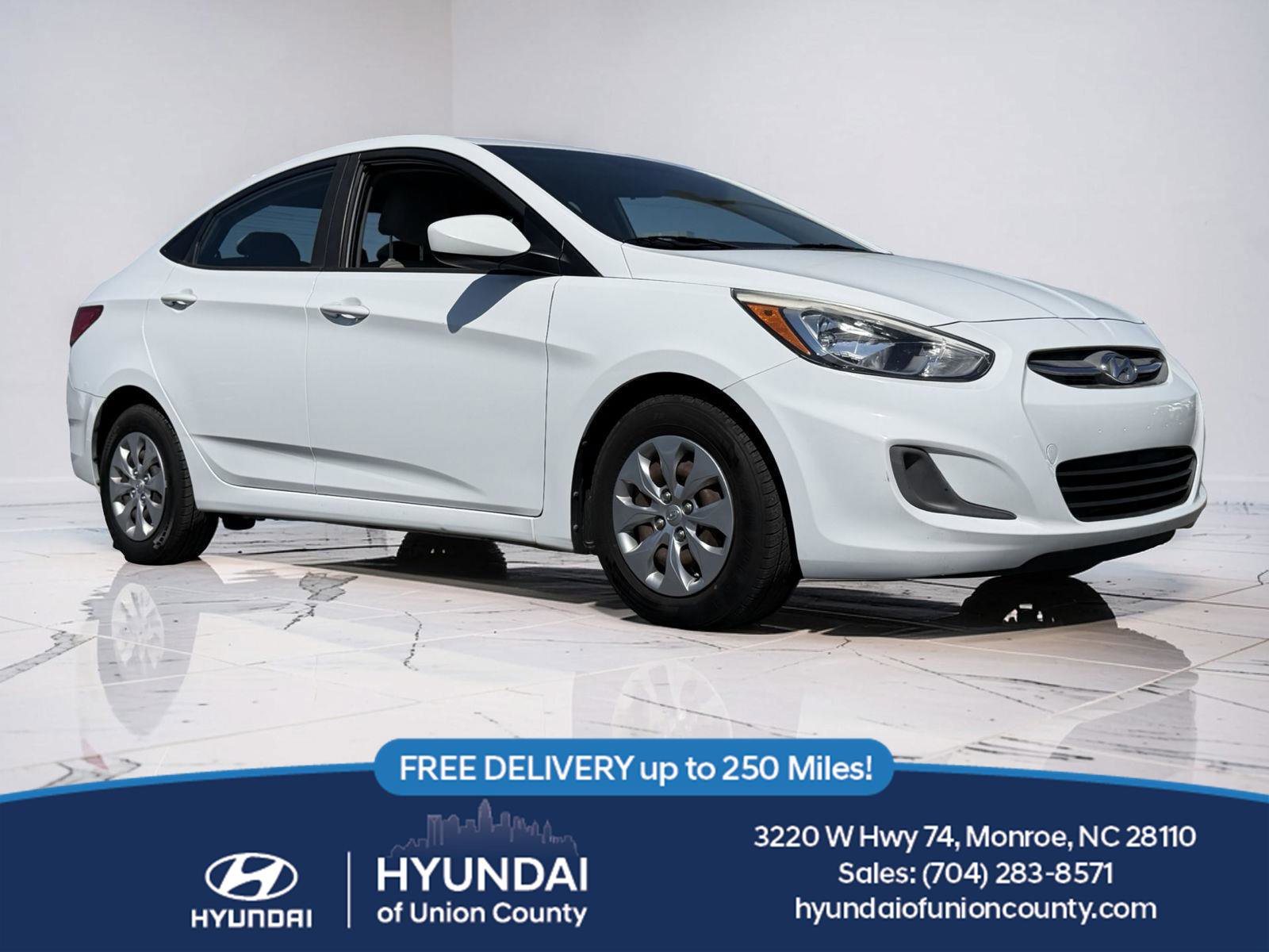 Used 2017 Hyundai Accent SE FWD image 1