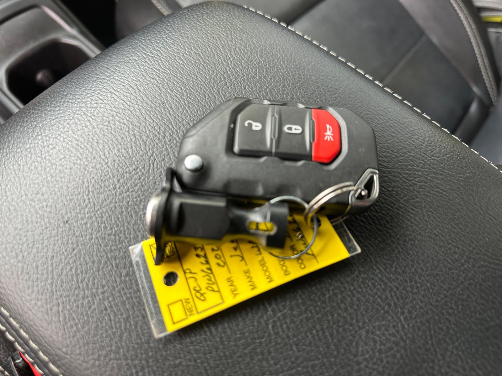 Used 2023 Jeep Wrangler Unlimited Sahara AWD/4WD image 33