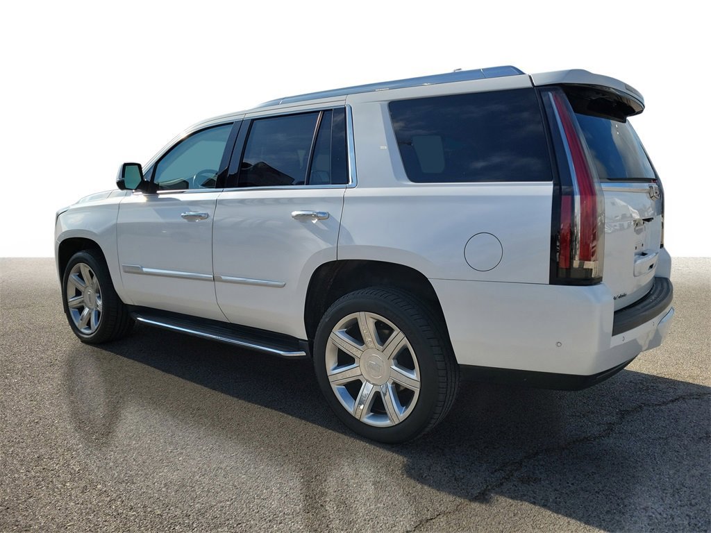 Used 2019 Cadillac Escalade Luxury image 3