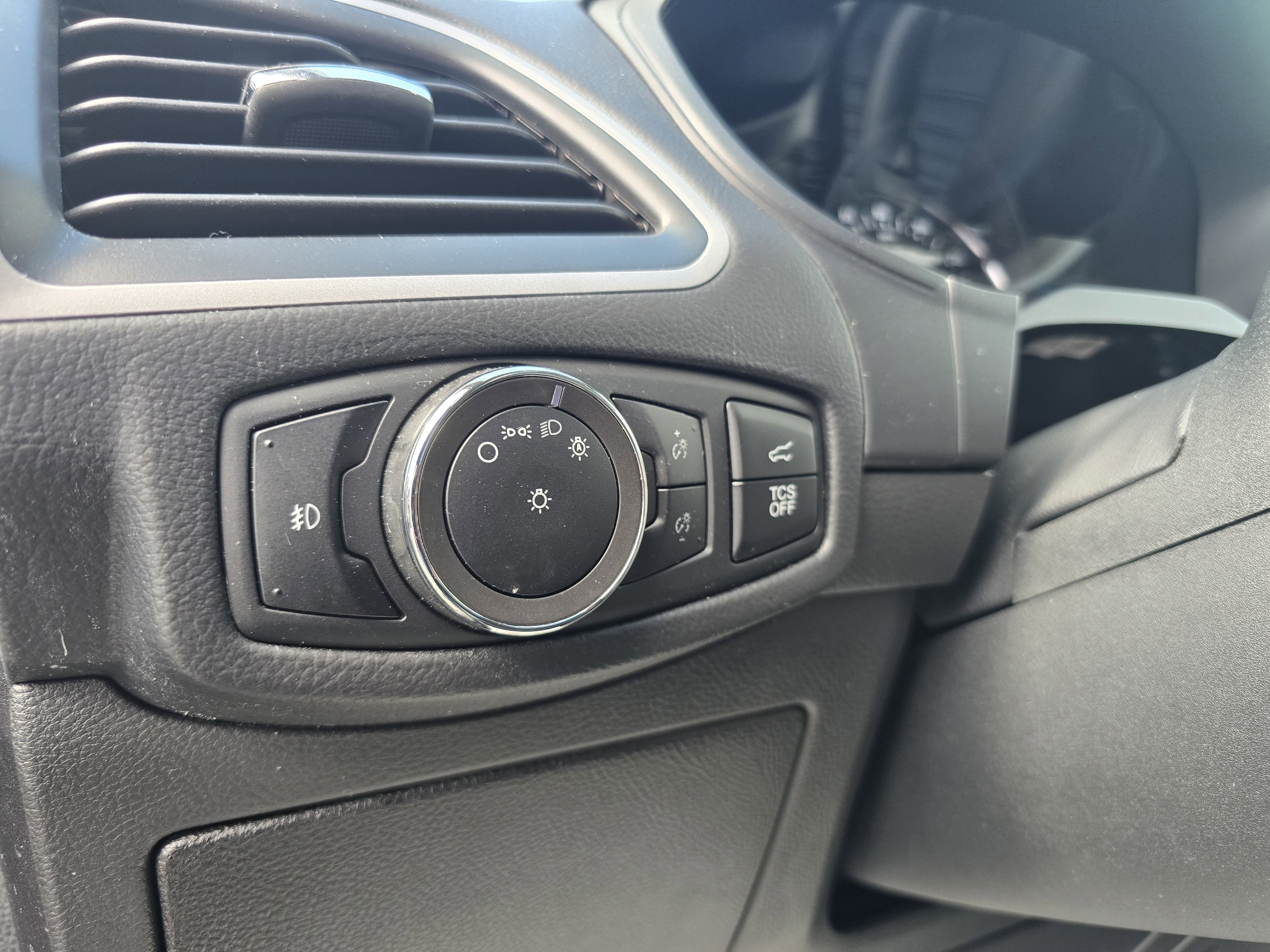 Certified 2023 Ford Edge SEL w/ Convenience Package image 18