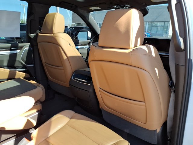 Used 2025 Cadillac Escalade Premium Luxury AWD/4WD image 22