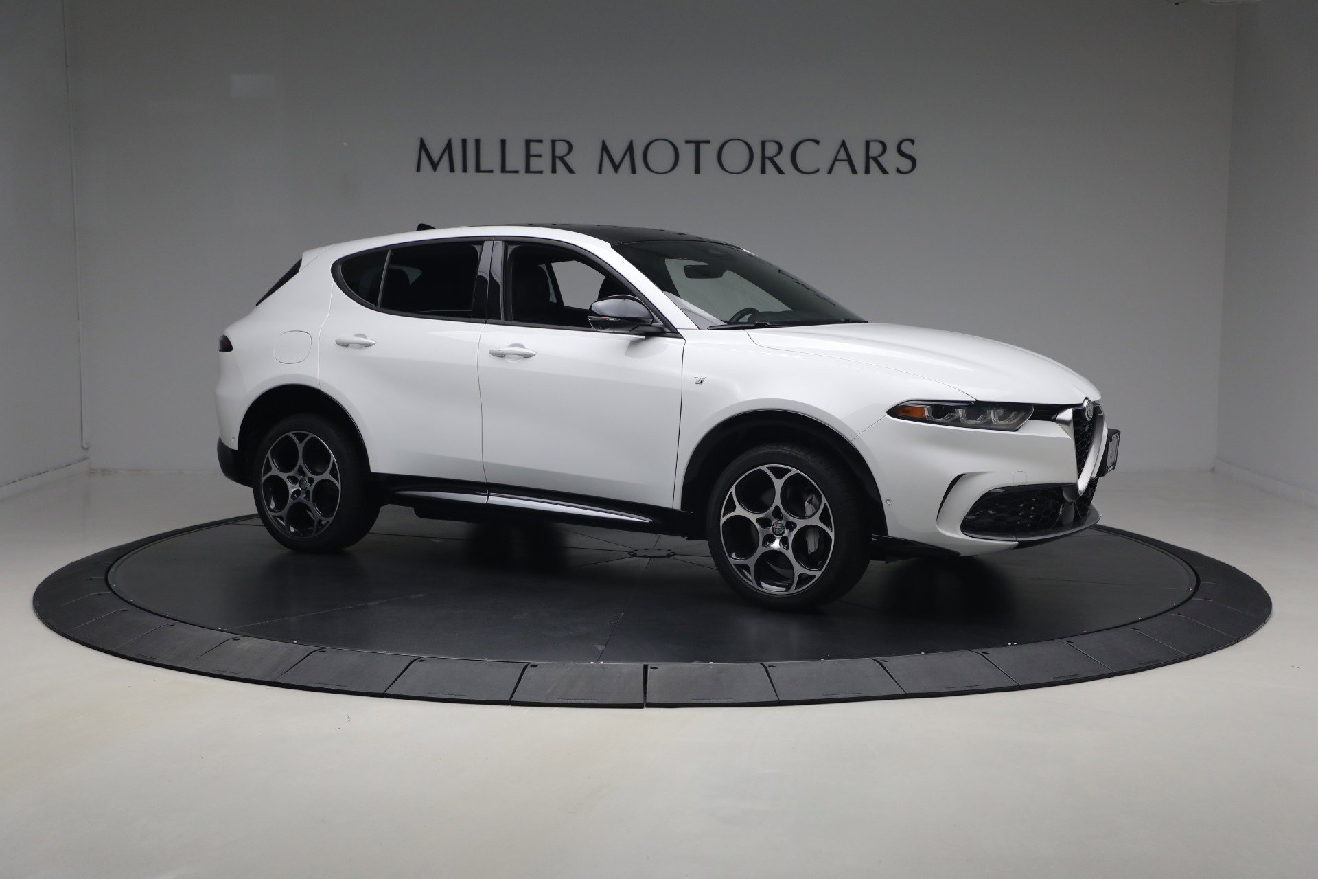 Used 2024 Alfa Romeo Tonale Ti AWD/4WD image 10