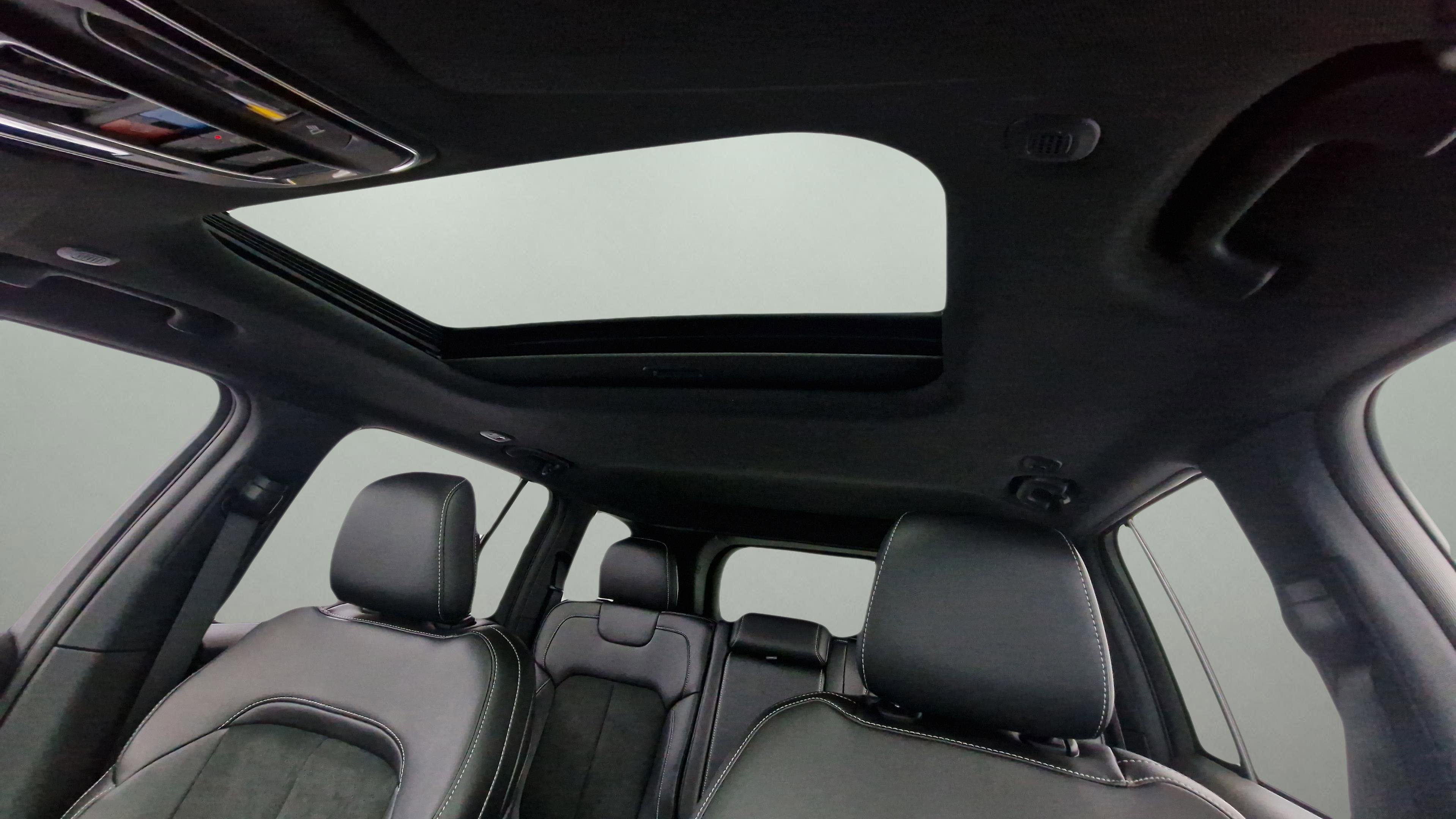 New 2025 Jeep Grand Cherokee Altitude image 23