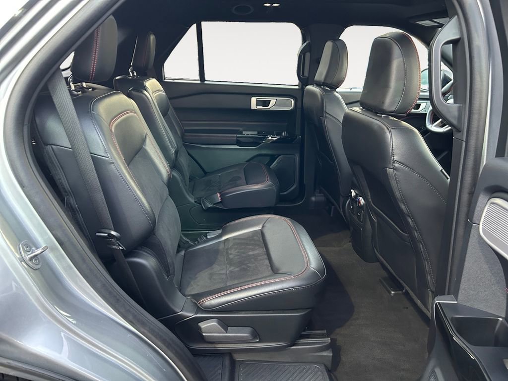 Used 2023 Ford Explorer ST-Line image 11