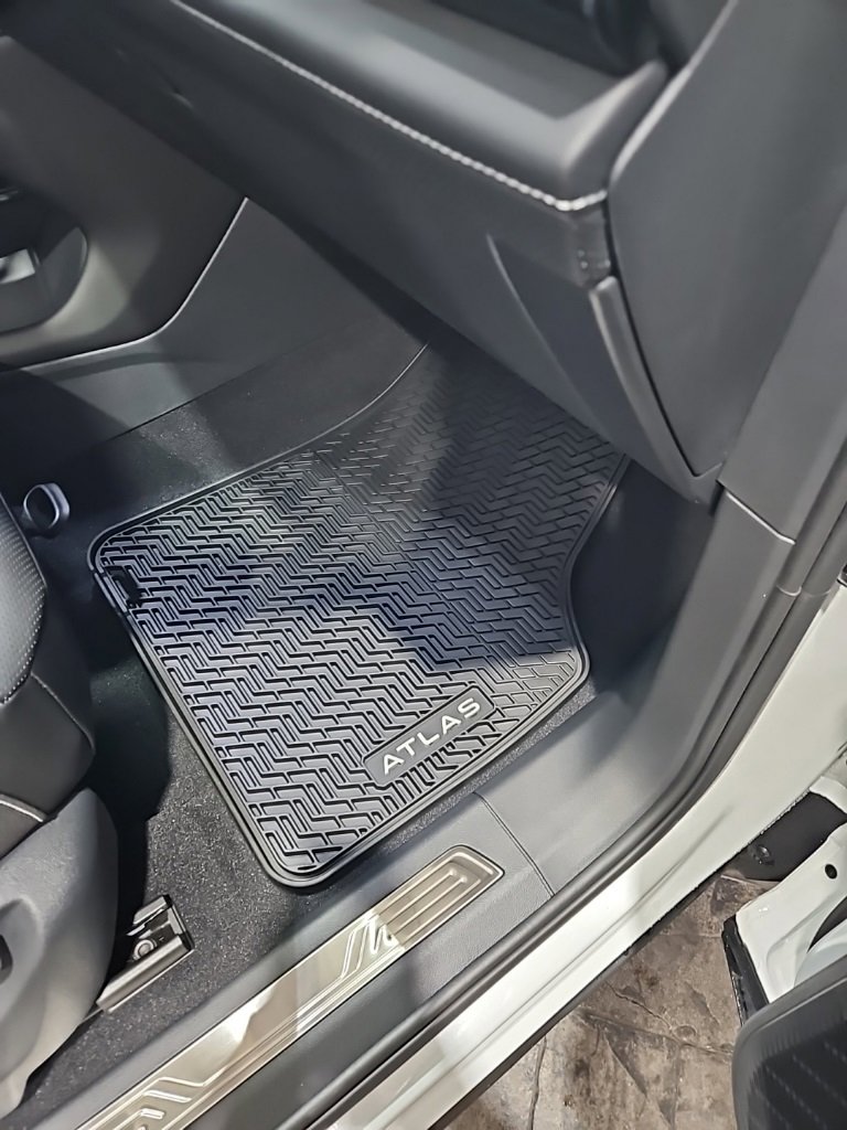 New 2026 Volkswagen Atlas SE image 14