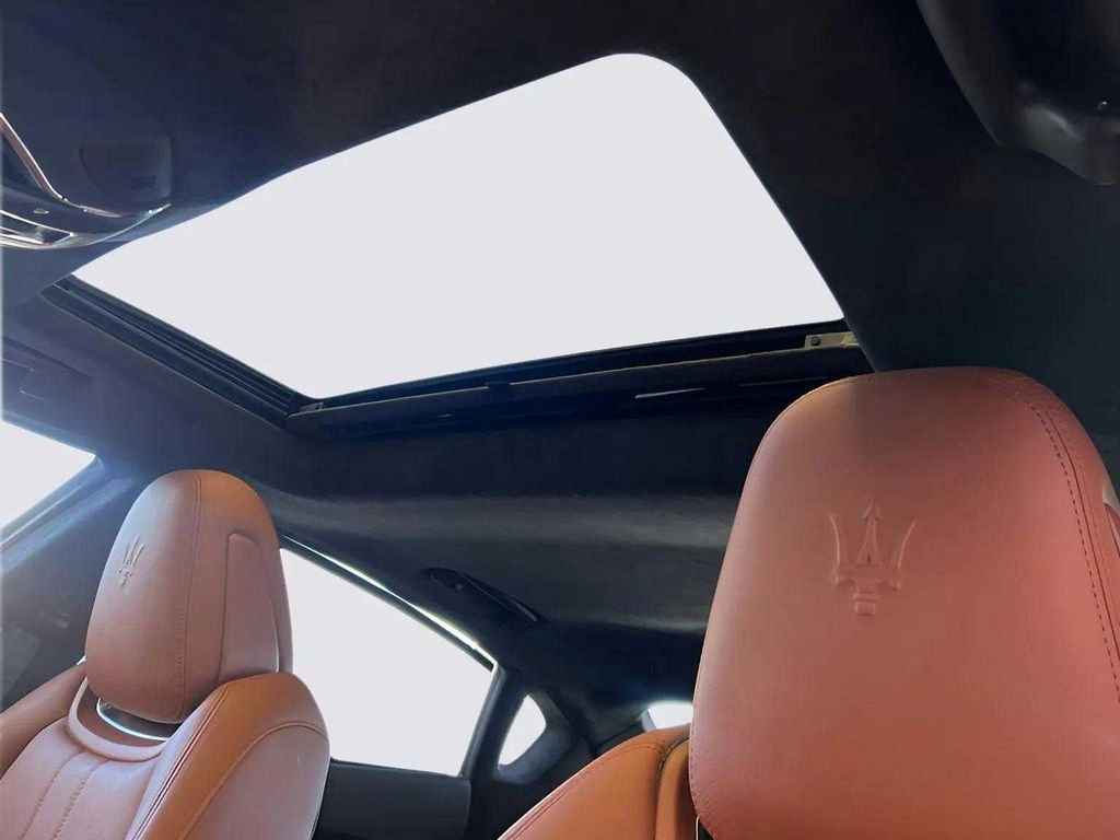 Used 2022 Maserati Quattroporte GT image 15