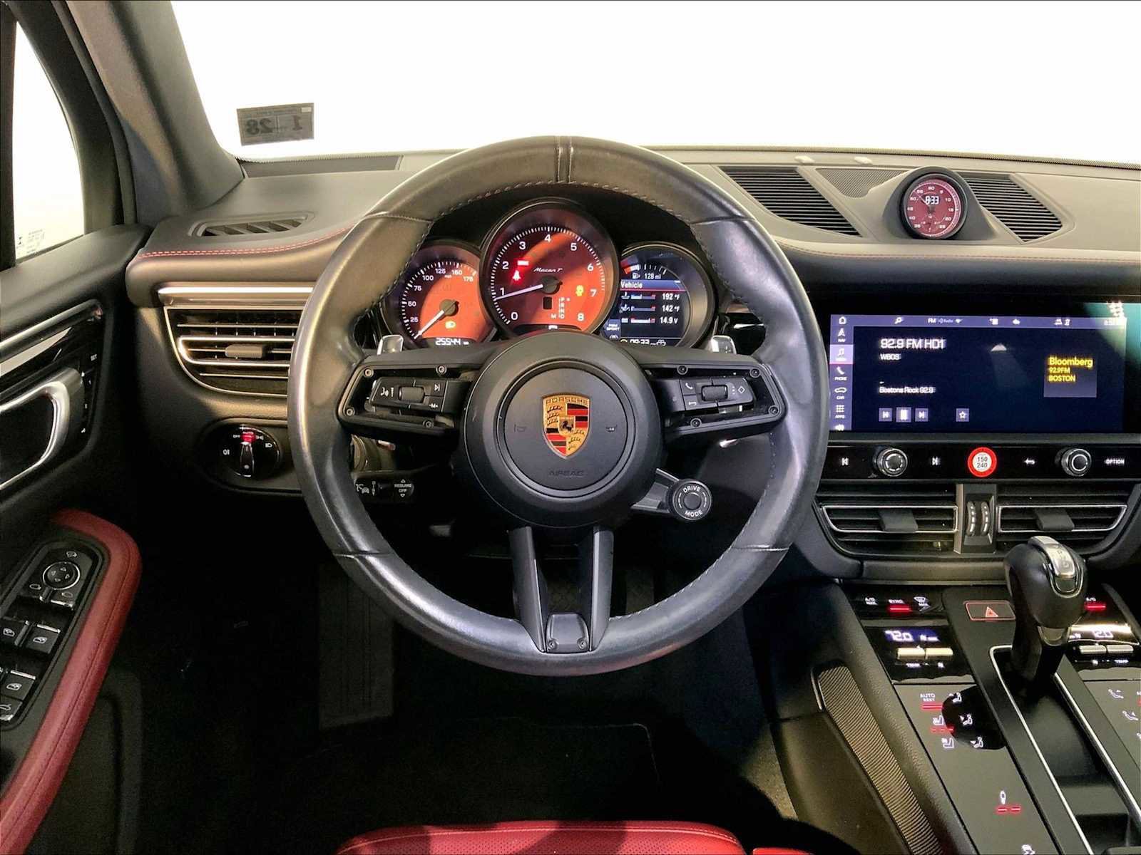 Certified 2023 Porsche Macan Turbo image 15