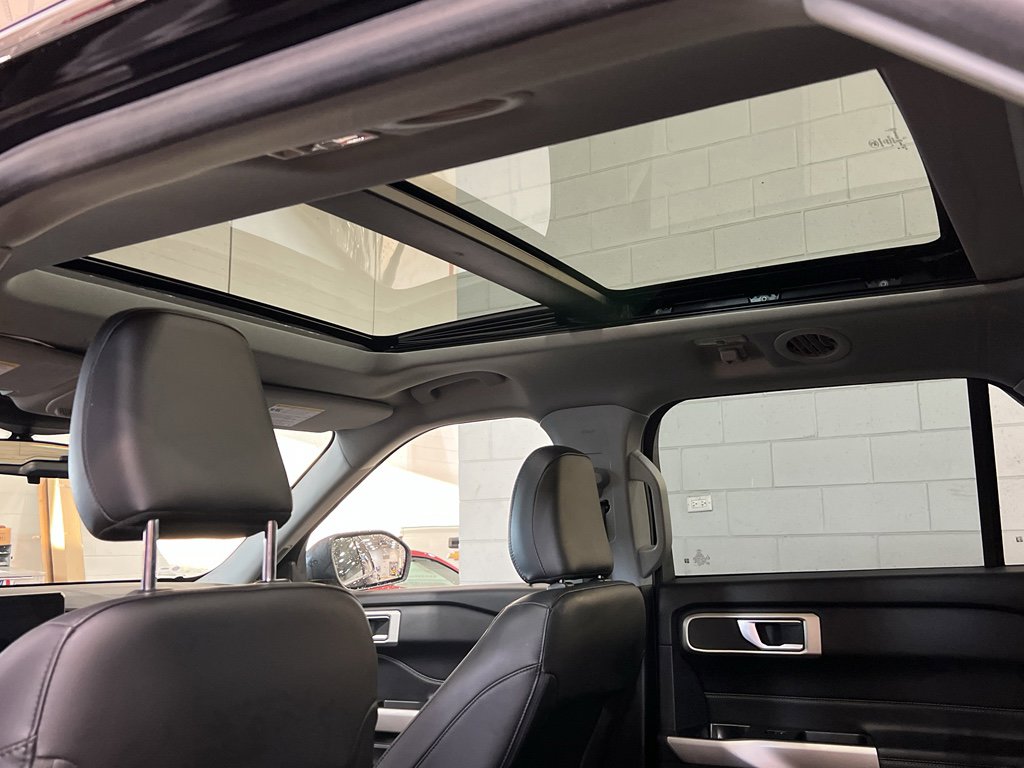 Used 2022 Ford Explorer XLT w/ Equipment Group 202A image 38