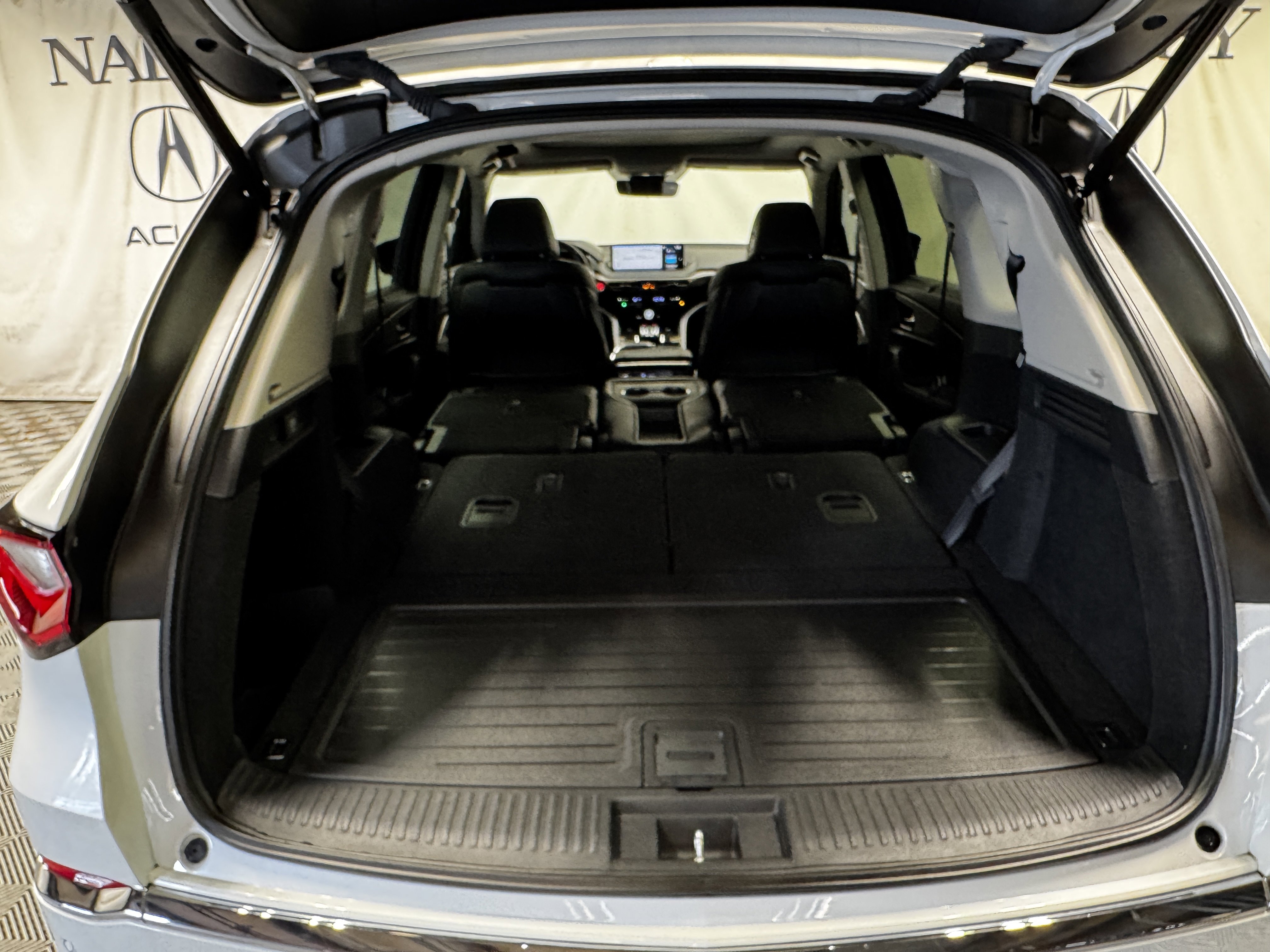 Certified 2023 Acura MDX FWD w/ Technology Package image 44