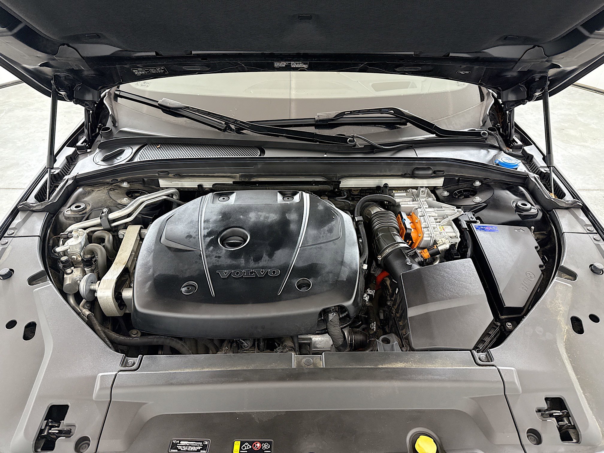 Used 2020 Volvo S90 T8 Inscription image 31