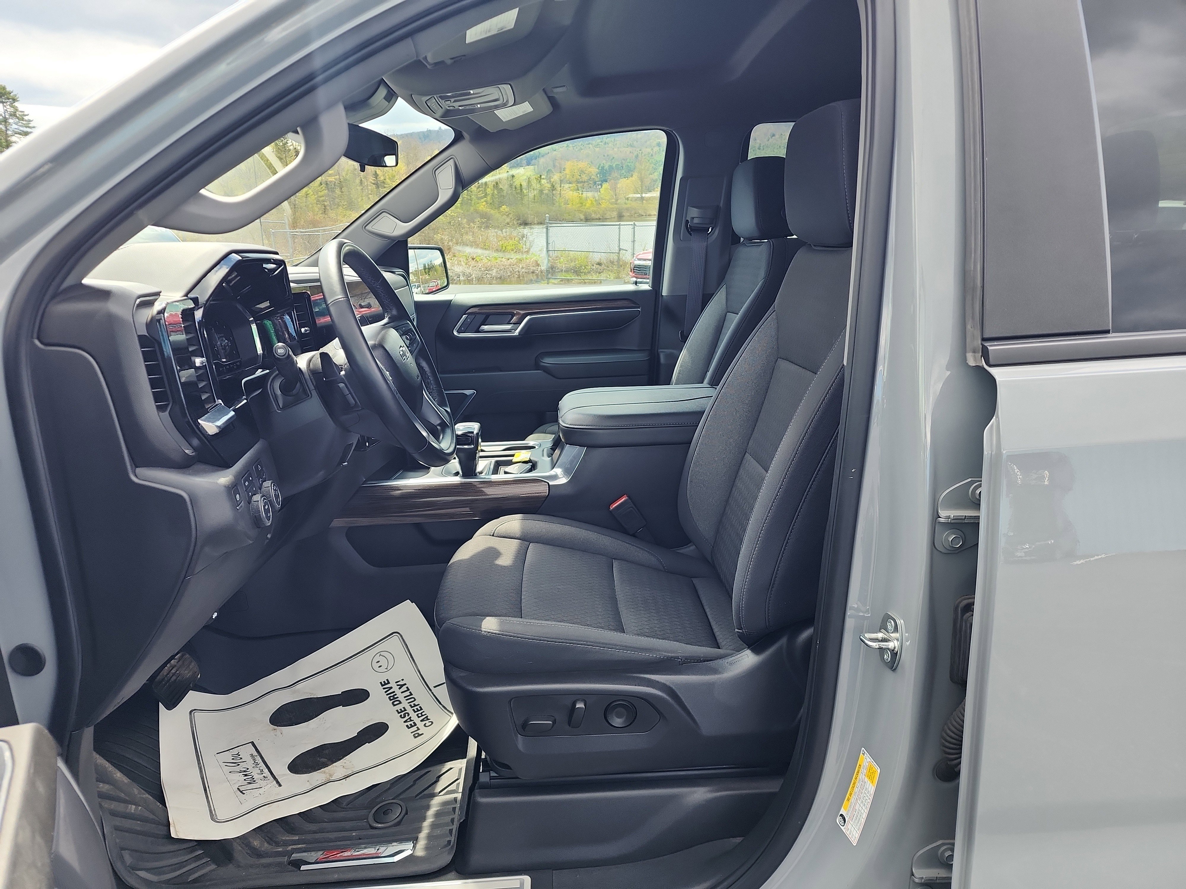 Used 2024 Chevrolet Silverado 1500 LT Trail Boss AWD/4WD image 11