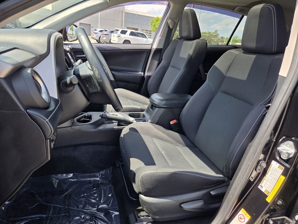 Used 2018 Toyota RAV4 XLE w/ Plus Extra Value Package image 9