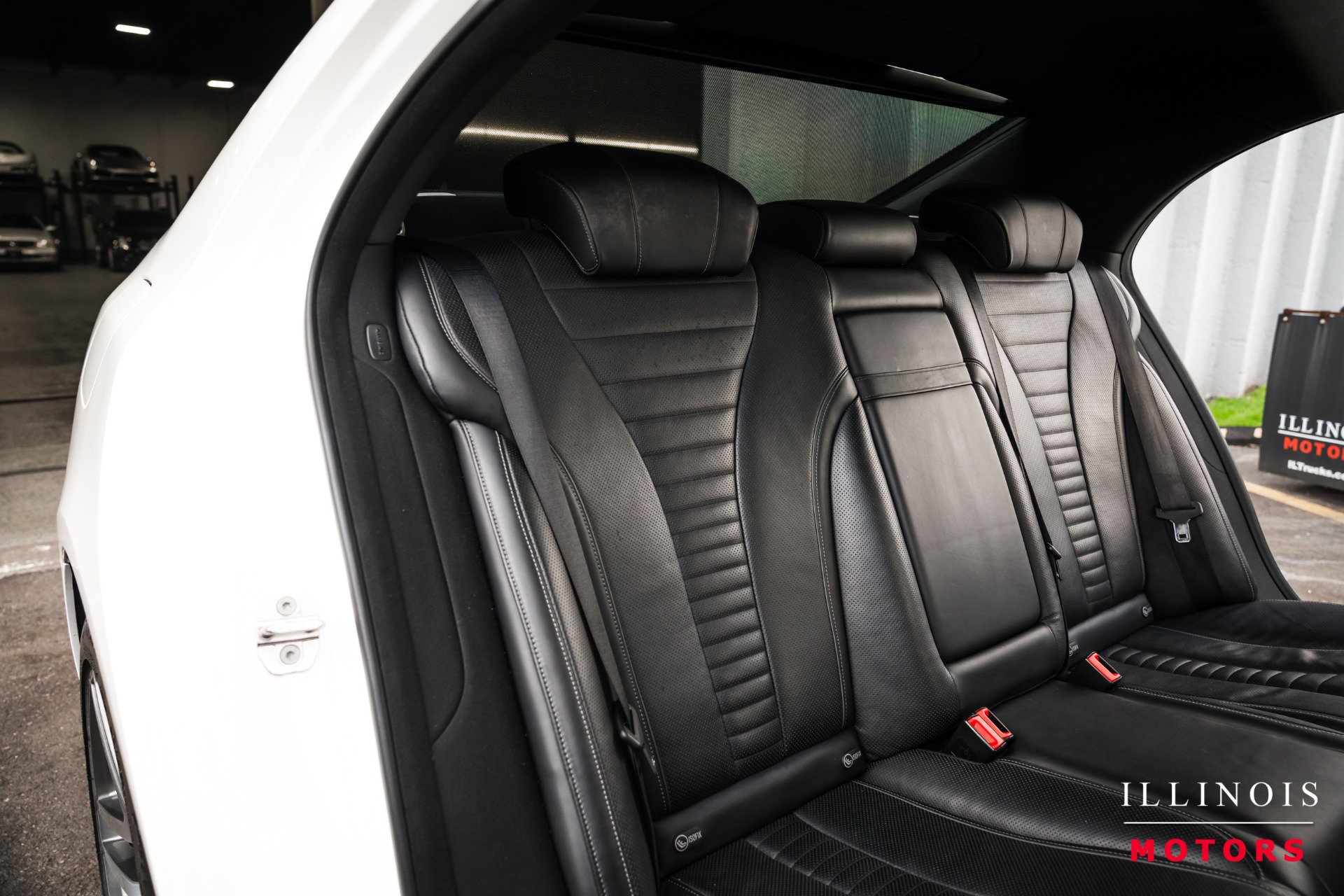Used 2019 Mercedes-Benz S 560 4MATIC Sedan image 38