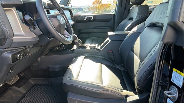 New 2025 Ford Bronco Outer Banks w/ Sasquatch Package image 8