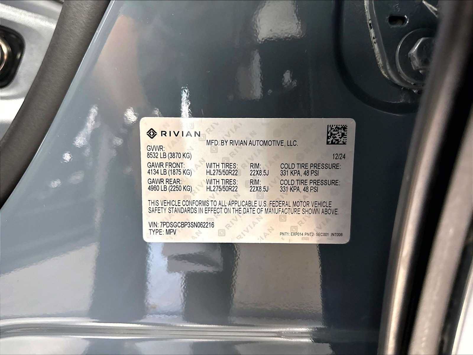 Used 2025 Rivian R1S Premium AWD/4WD image 35