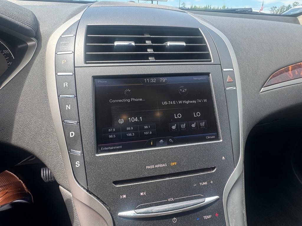 Used 2013 Lincoln MKZ FWD image 15
