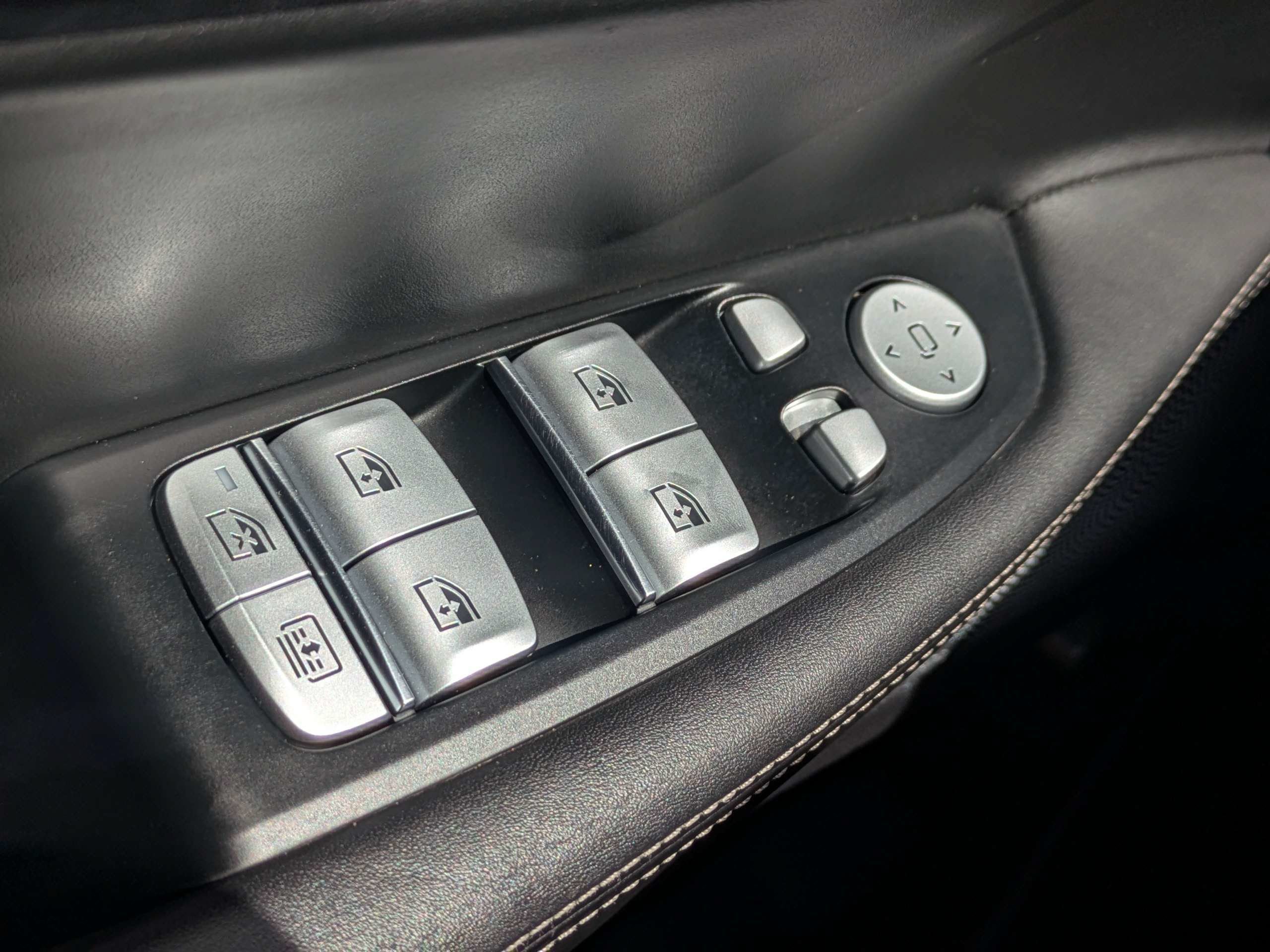 Used 2018 BMW 750i xDrive AWD/4WD image 21