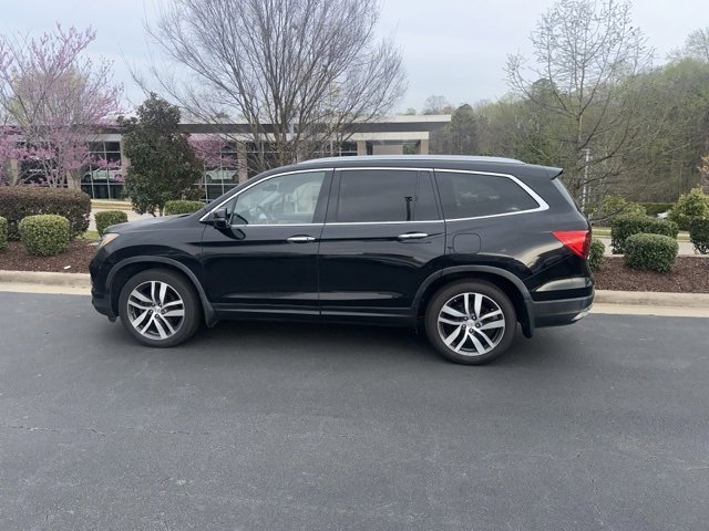 Used 2016 Honda Pilot Touring image 1
