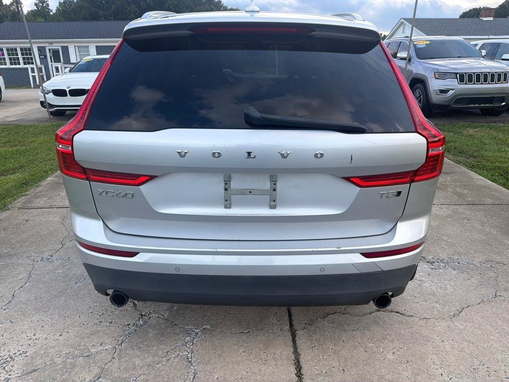 Used 2018 Volvo XC60 T5 Momentum w/ Vision Package AWD/4WD image 10