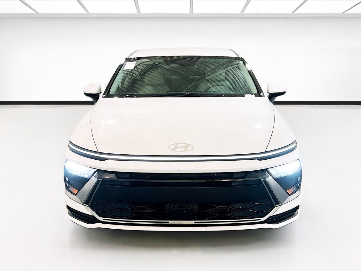 Used 2024 Hyundai Sonata SEL FWD image 2