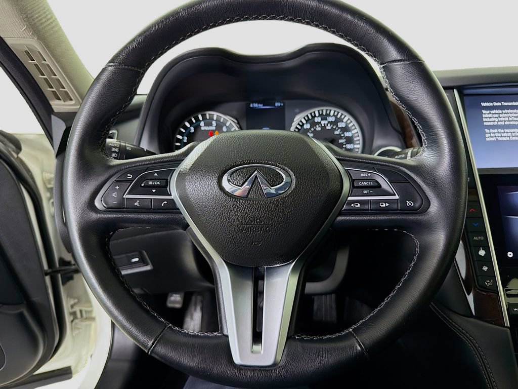 Used 2018 INFINITI Q50 Luxe w/ Essential Package (3.0T Luxe) AWD/4WD image 14