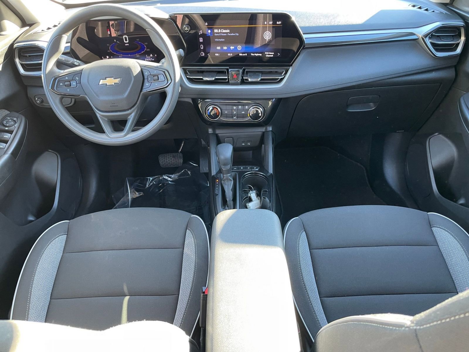 Used 2025 Chevrolet TrailBlazer LT image 39