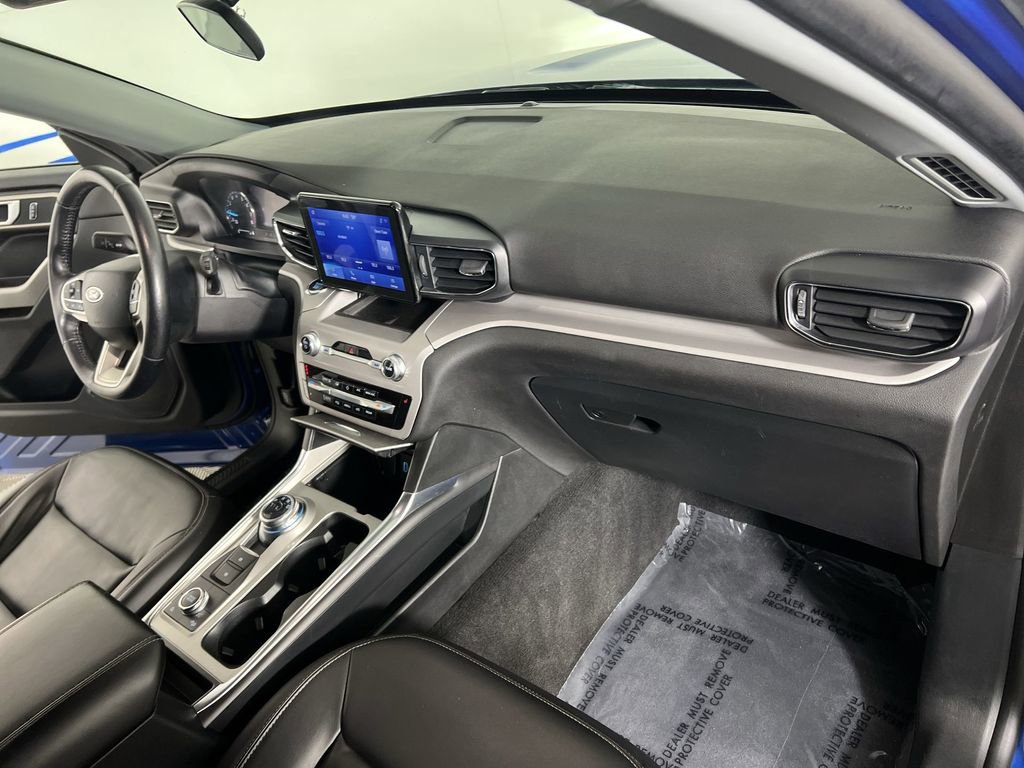 Used 2023 Ford Explorer XLT w/ Equipment Group 202A image 29