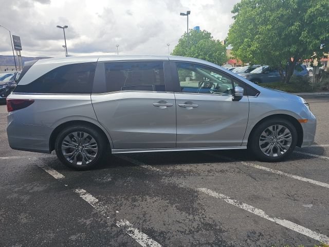 Used 2026 Honda Odyssey Touring image 4
