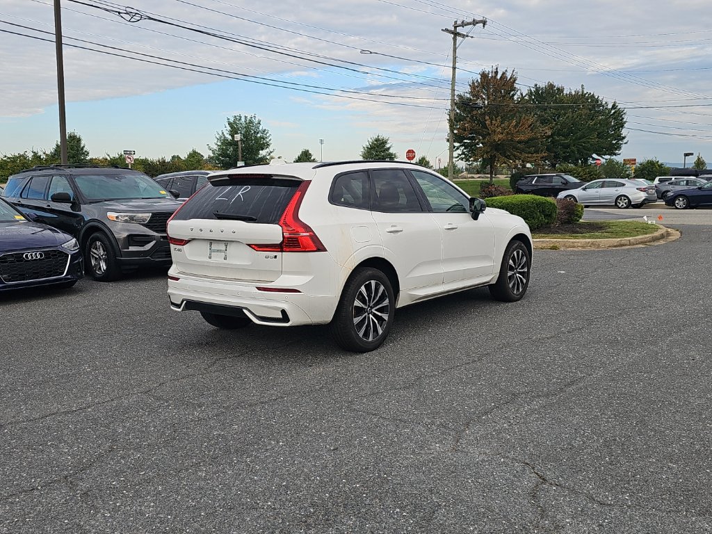 Used 2024 Volvo XC60 B5 Core w/ Protection Package Premier AWD/4WD image 13