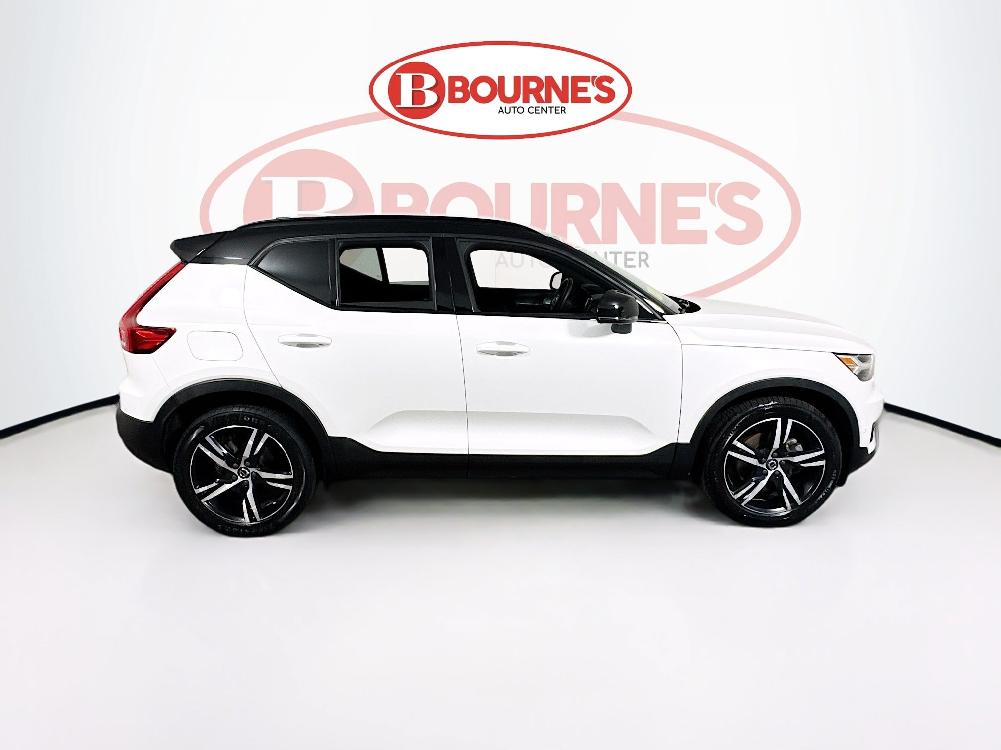Used 2022 Volvo XC40 T5 R-Design AWD/4WD image 12